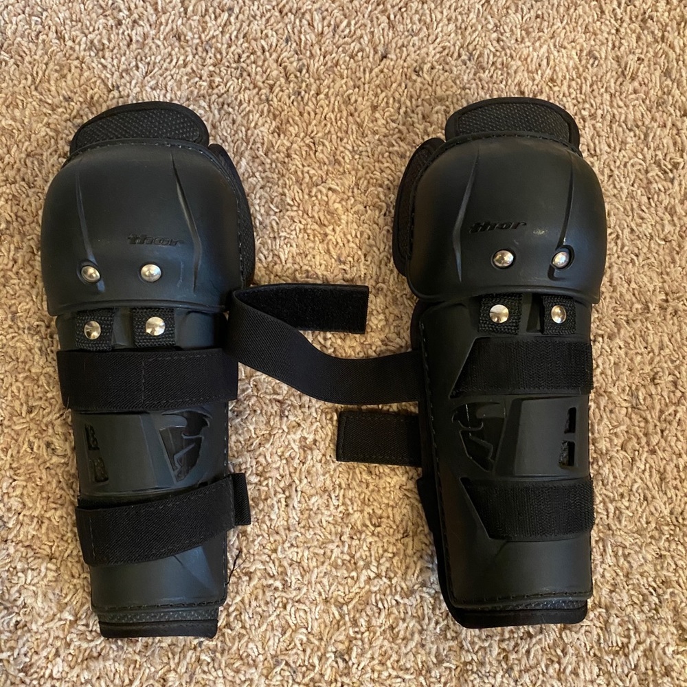 Youth knee pads
